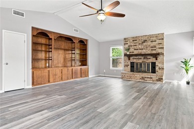 Lovingly cared for over the years, this spacious 2,214 sq ft - photo 17