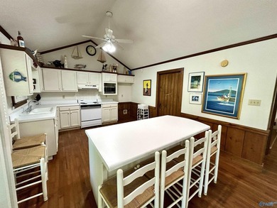 Lakefront living on beautiful Weiss Lake! This well-maintained - photo 17
