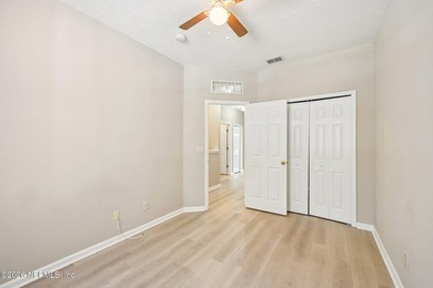 Welcome to this beautiful townhome offering 3 spacious bedrooms - photo 18