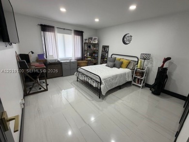 Welcome to this fully reimagined luxury residence in Davie - photo 19