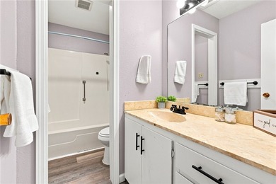 Lovingly cared for over the years, this spacious 2,214 sq ft - photo 20