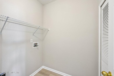 Welcome to this beautiful townhome offering 3 spacious bedrooms - photo 21