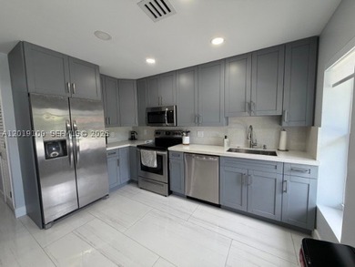 Welcome to this fully reimagined luxury residence in Davie - photo 25