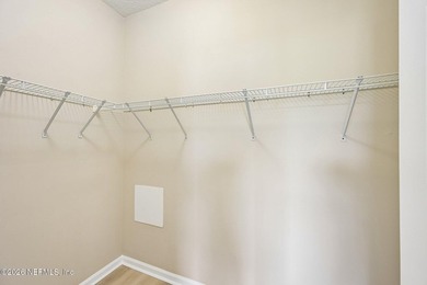 Welcome to this beautiful townhome offering 3 spacious bedrooms - photo 25