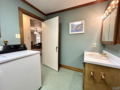Lakefront living on beautiful Weiss Lake! This well-maintained - photo 32