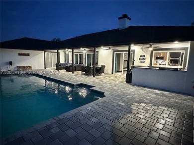 Welcome to this fully reimagined luxury residence in Davie - photo 33