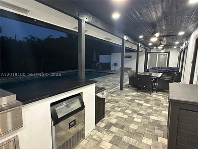 Welcome to this fully reimagined luxury residence in Davie - photo 34