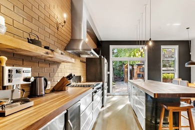 Au coeur de Saint-Henri, cette maison de ville unique sur trois - photo 6