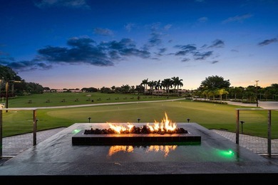 This well-maintained 2BR+Den villa offers a seamless floor plan - photo 41