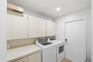 Welcome to this newly renovated Mediterranean/Spanish-style one - photo 45