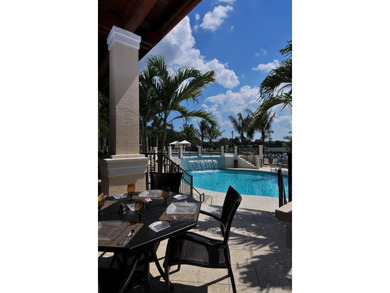 This well-maintained 2BR+Den villa offers a seamless floor plan - photo 48