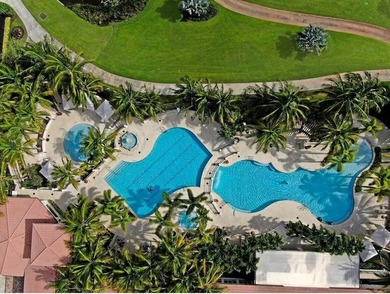 This well-maintained 2BR+Den villa offers a seamless floor plan - photo 50