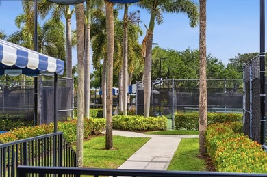Welcome to this newly renovated Mediterranean/Spanish-style one - photo 56