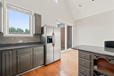 Sun-drenched duplex-up penthouse in the heart of Lakeview - photo 9