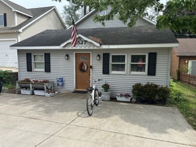 Lake Home For Sale in Algonquin, Illinois