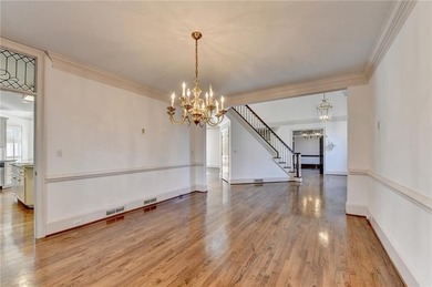 Nestled within the prestigious, guard-gated enclave of St Ives - photo 13
