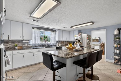 Escape to the beauty of country living with this charming - photo 4