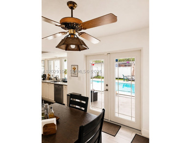 Welcome home! Beautiful 3 beds 2 Baths pool home in Miramar! - photo 14
