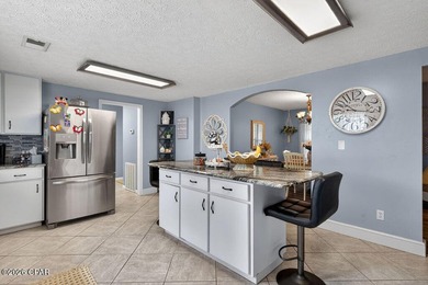 Escape to the beauty of country living with this charming - photo 5