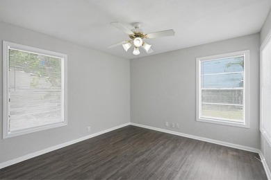 Beautifully updated and move-in ready! This charming home - photo 15