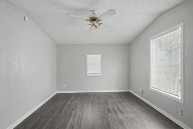 Beautifully updated and move-in ready! This charming home - photo 17