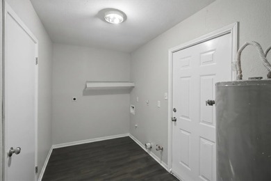 Beautifully updated and move-in ready! This charming home - photo 23
