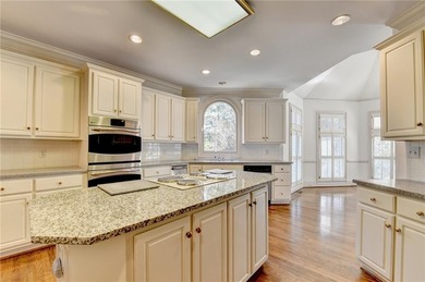 Nestled within the prestigious, guard-gated enclave of St Ives - photo 27