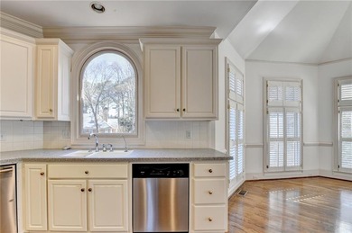 Nestled within the prestigious, guard-gated enclave of St Ives - photo 29