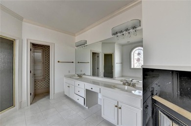 Nestled within the prestigious, guard-gated enclave of St Ives - photo 38