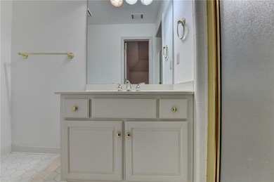 Nestled within the prestigious, guard-gated enclave of St Ives - photo 57