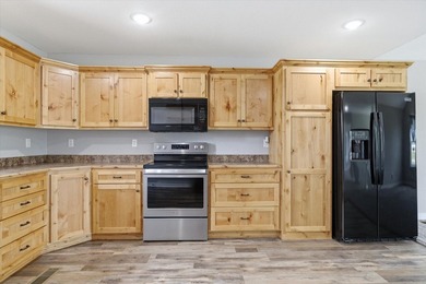 Check out this home nestled in the heart of Stockton, Missouri! - photo 11