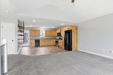 Check out this home nestled in the heart of Stockton, Missouri! - photo 13