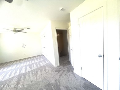 Desirable end unit 2BR/2.5BA townhouse with stylish updates - photo 14