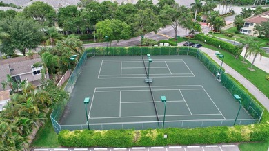 Location, location! This well-maintained 3-bedroom, 2.5-bath - photo 30