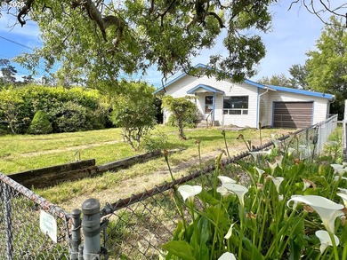 Enjoy the ultimate Oregon coastal lifestyle! // Located just - photo 1