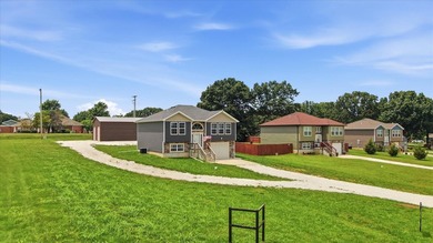 Check out this home nestled in the heart of Stockton, Missouri! - photo 32
