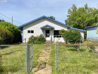 Enjoy the ultimate Oregon coastal lifestyle! // Located just - photo 3