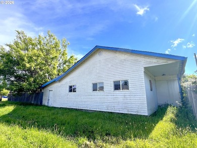 Enjoy the ultimate Oregon coastal lifestyle! // Located just - photo 5