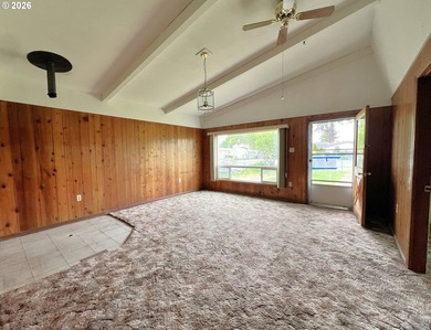 Enjoy the ultimate Oregon coastal lifestyle! // Located just - photo 9