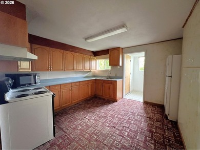 Enjoy the ultimate Oregon coastal lifestyle! // Located just - photo 10