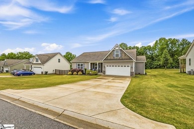 Welcome to 740 Hammett Pointe Court in Lyman, where peaceful - photo 3