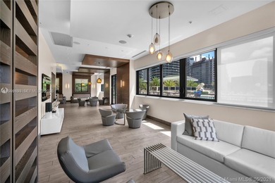 Spacious corner unit with beautiful water and city views from