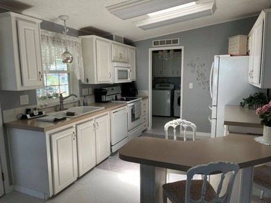 Meticulously Maintained Home with 3 bedrooms, 2 bathrooms, plus - photo 7