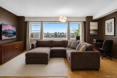 Welcome to 1 Fordham Hill Oval, Apartment #12A - a bright and - photo 9