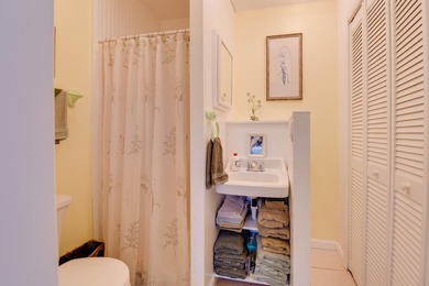 Located in the peaceful National Key Deer Refuge, this charming - photo 14