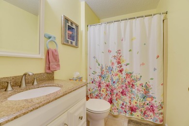 Located in the peaceful National Key Deer Refuge, this charming - photo 17