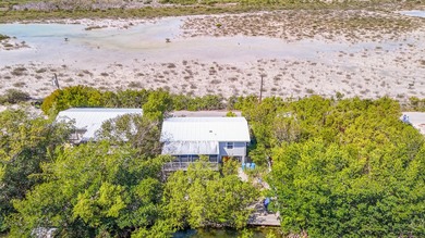 Located in the peaceful National Key Deer Refuge, this charming - photo 36