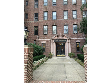 The Bristol is located Steps from E,F,M,R Subway lines, express - photo 1