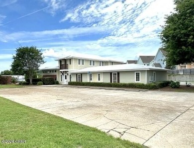 Professional office building with 11 offices downstairs - photo 3