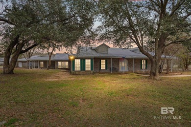 Summerdale, AL--- A rare multigenerational ?family compound?